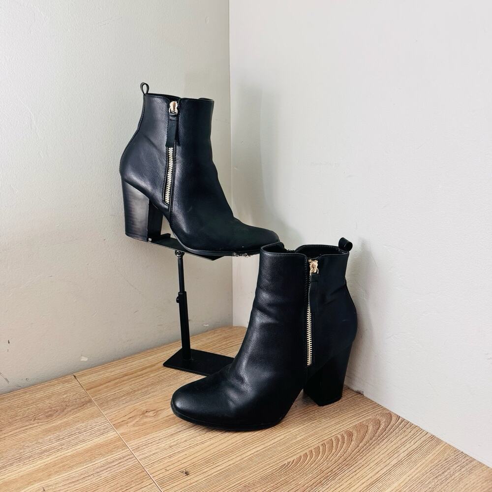 Jessica Cline Black Leather Ankle Zip Up Booties Women’s Size 9